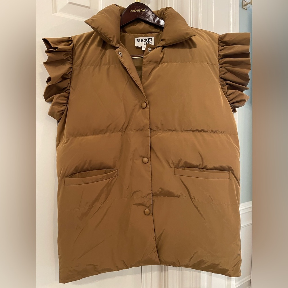 Ruffle Sleeve Puffer Vest